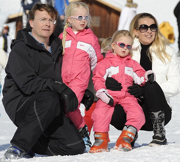 荷兰王子奥地利滑雪遭雪崩 被活埋20分钟生命垂危