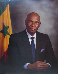 塞内加尔八旬总统寻求再连任遭抗议 十人丧身暴力冲突