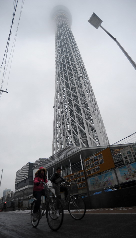 “东京天空树”正式完工 634米全球最高电视塔直冲云霄