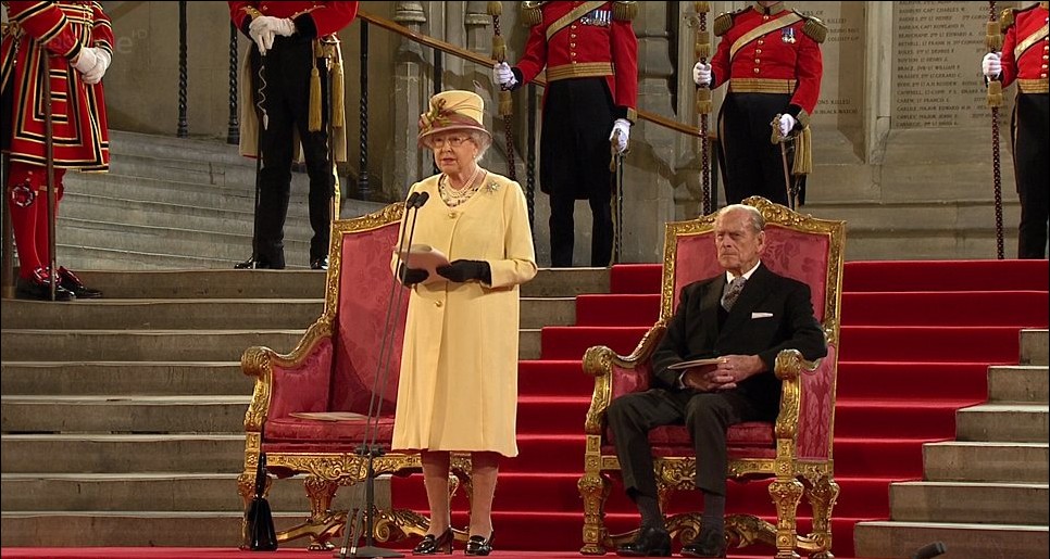 英女王登基60周年演讲盛赞夫君 下院议长“闹场”
