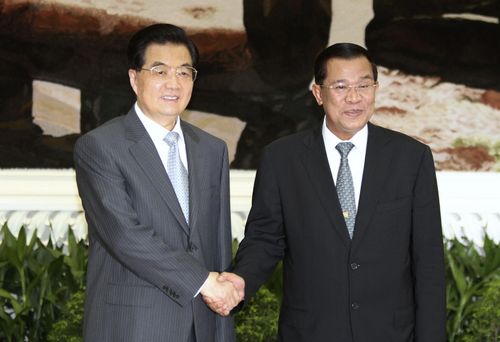 胡锦涛会见柬埔寨首相洪森