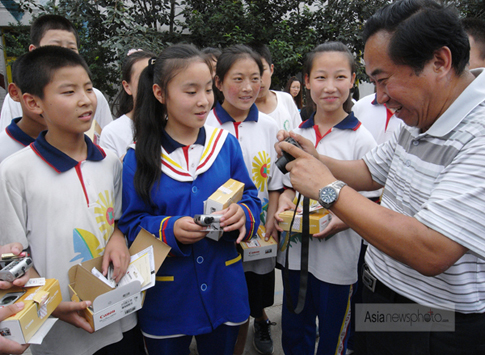 中国摄协与全国十校共建“摄影曙光学校”