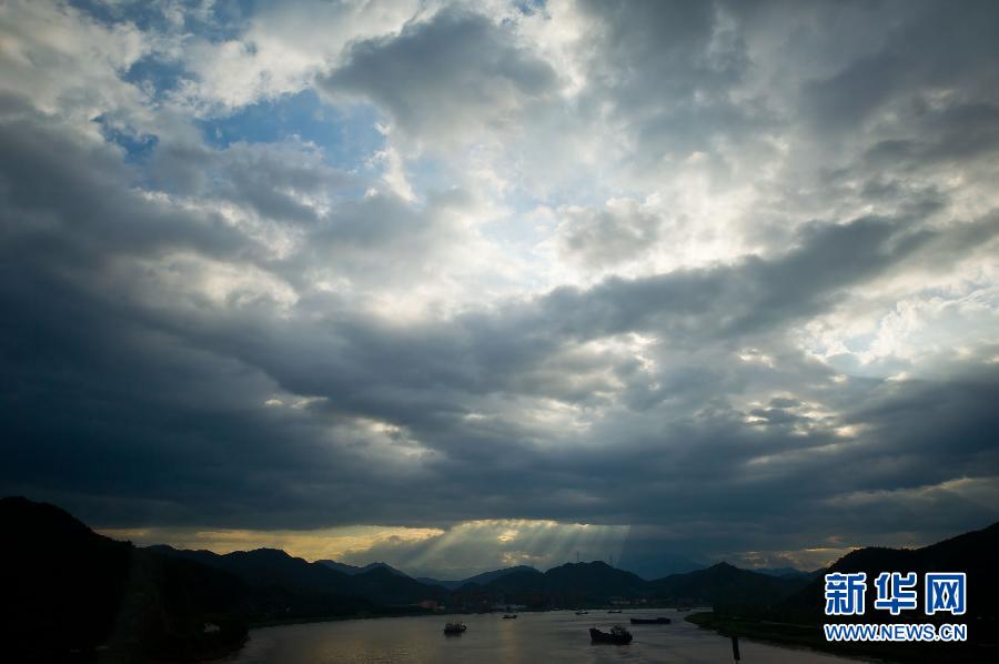 “海葵”升级为台风 浙沪皖鲁严阵以待