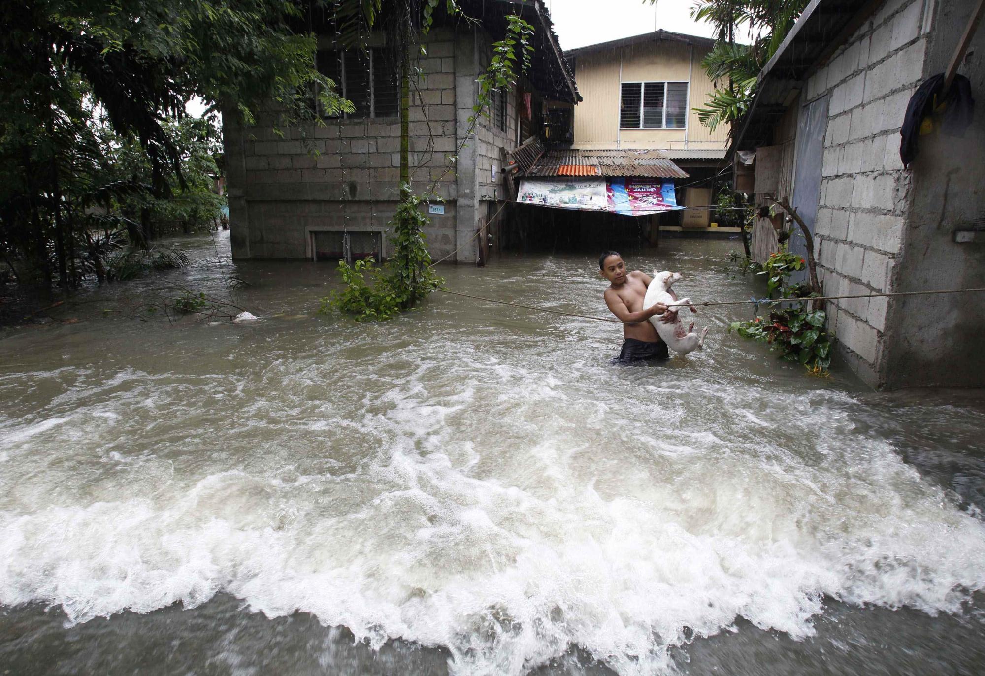 “海葵”致菲律宾首都暴雨肆虐 逾六成城区被淹百万余人受灾