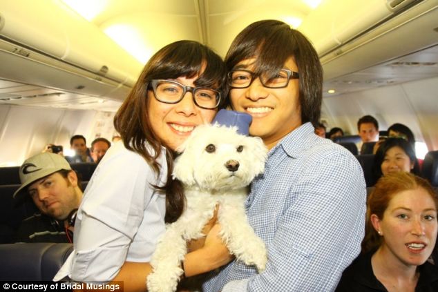 跟航空公司一道给女友制造惊喜 美国男子飞机