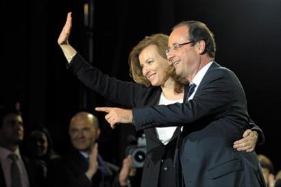 新书曝法国总统三角恋情 两任女友互相报复(图)