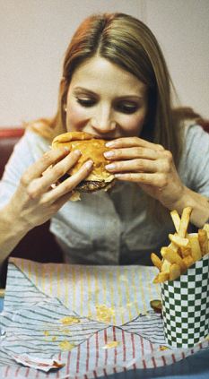 新研究称垃圾食品可破坏胰岛素机制 让你变“脑残”