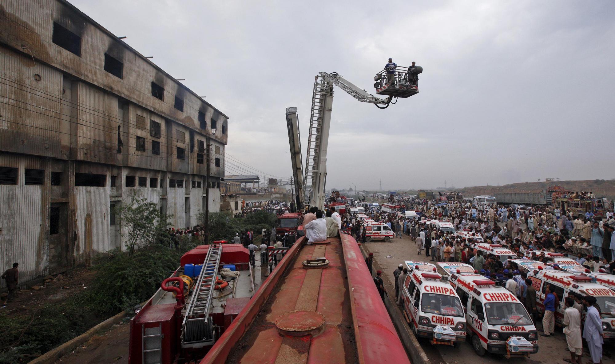巴基斯坦两大城市接连发生大火 260多人死亡官方怀疑系恐怖事件