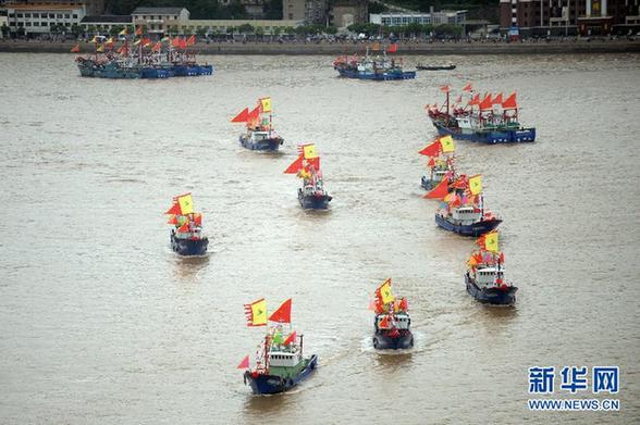 东海伏季休渔结束 浙江象山千艘渔船整装待发