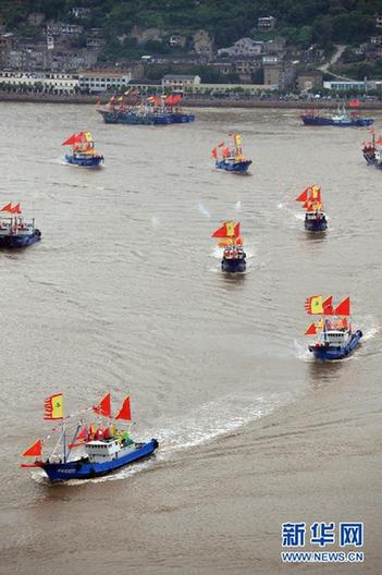 东海伏季休渔结束 浙江象山千艘渔船整装待发