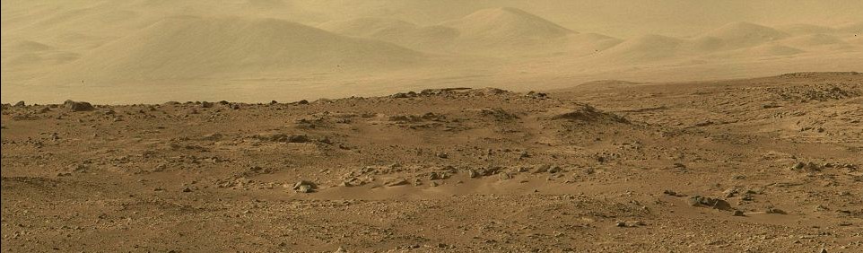“好奇号”发现类地岩石 合成远景照显现火星荒凉风貌