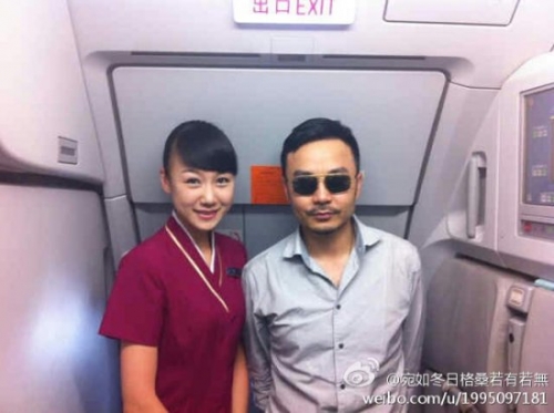 汪涵梁朝伟刘亦菲张根硕 盘点明星与空姐合影
