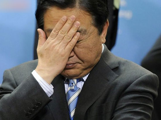 日本67名议员参拜靖国神社 首相深陷内忧外患