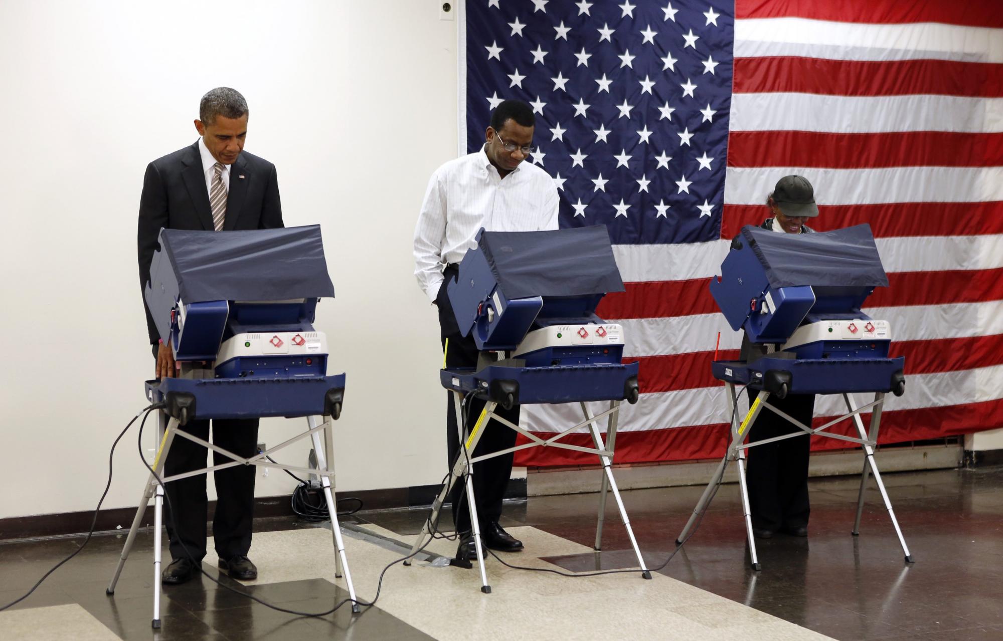 黑人前国务卿力挺黑人总统 奥巴马提前投票、支持率略逊罗姆尼