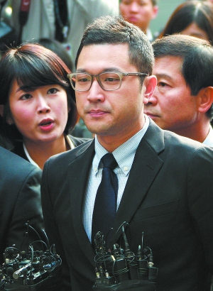 李明博之子涉嫌逃避赠与税 为何韩国总统爱惹受贿丑闻？