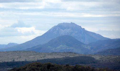 法国封锁“世界末日山” 担心游客涌入危及公共安全