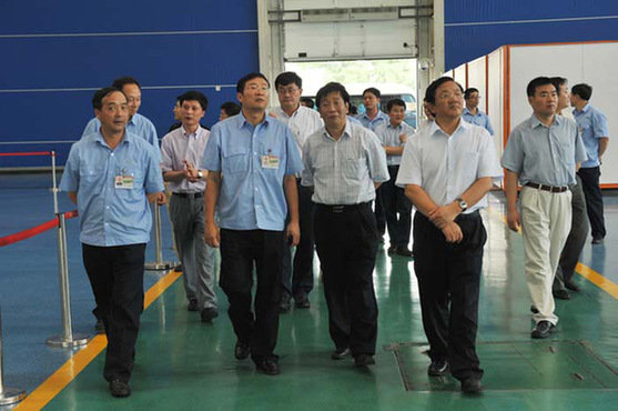 歼-15研制现场总指挥罗阳去世