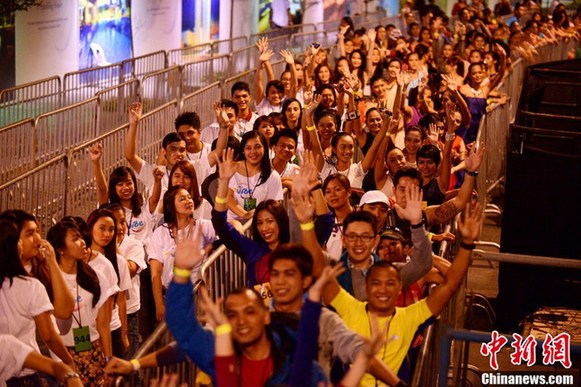 菲律宾上演“史上最多人走T台” 破吉尼斯纪录