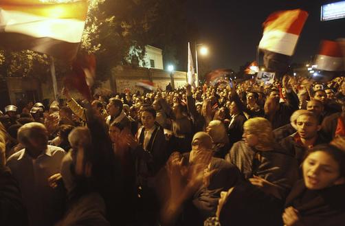 埃及一天举行6场百万人大游行 媒体称内战逼近