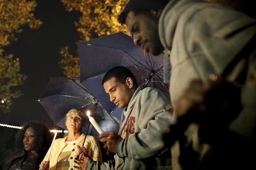 美国小学发生枪击案至少28人死 奥巴马难过落泪