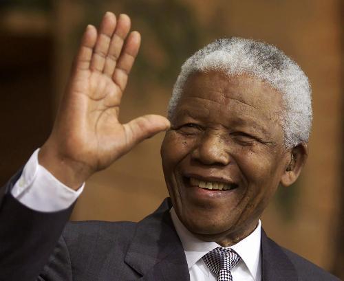 南非前总统曼德拉接受完治疗后出院