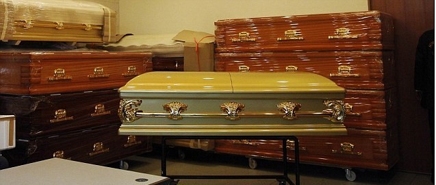 印度轮奸案受害人遗体运回国 民愤难平嫌犯或被处死刑
