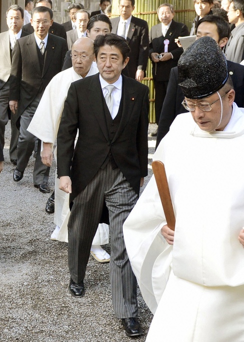 日媒评述安倍欲发表历史“新谈话” 官方表示将继承“村山谈话”立场