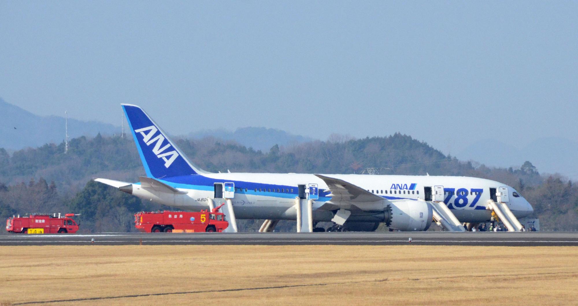 全日空一波音787飞机因遭遇故障紧急迫降 致5人受轻伤