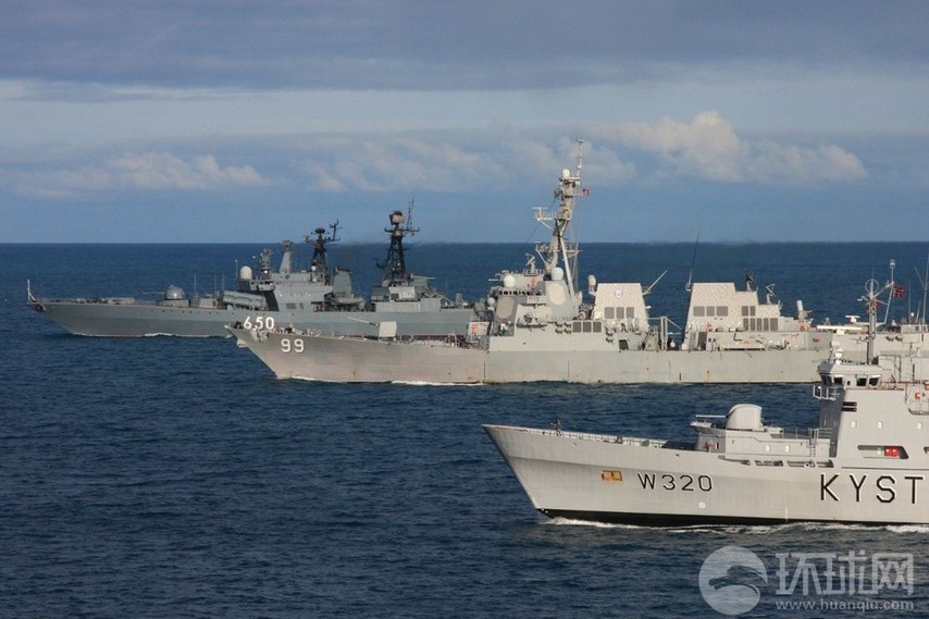 高清：实拍俄罗斯海军各型舰艇大洋巡航