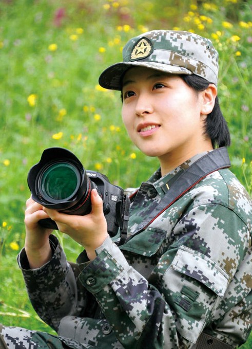 解放军最新魅力女兵出炉：基层气质美女多