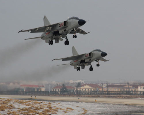 北海舰队航空兵某团突防演练双机起飞
