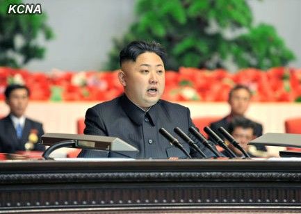 朝鲜时隔10年召开轻工业大会 金正恩出席