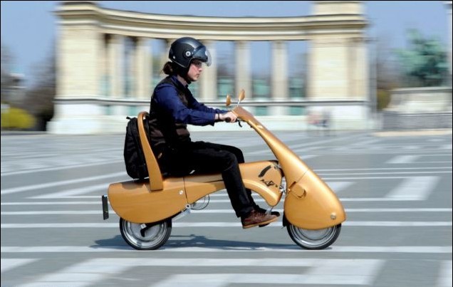 匈牙利研制可折叠电动摩托车 免除抢车位尴尬