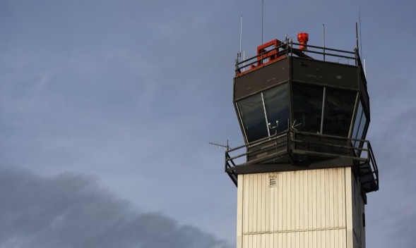 美航空管理局将被迫关闭149座机场塔台
