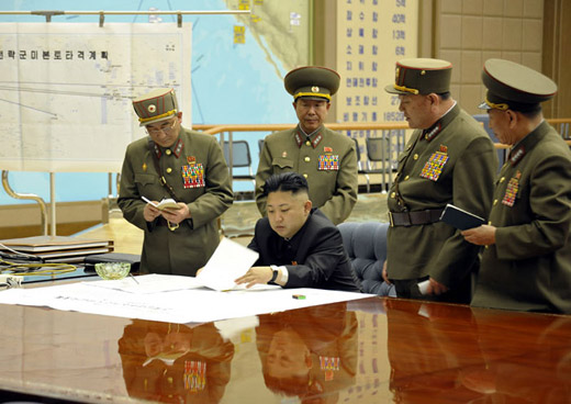 韩媒称金正恩参谒锦绣山太阳宫 两周来首次露面