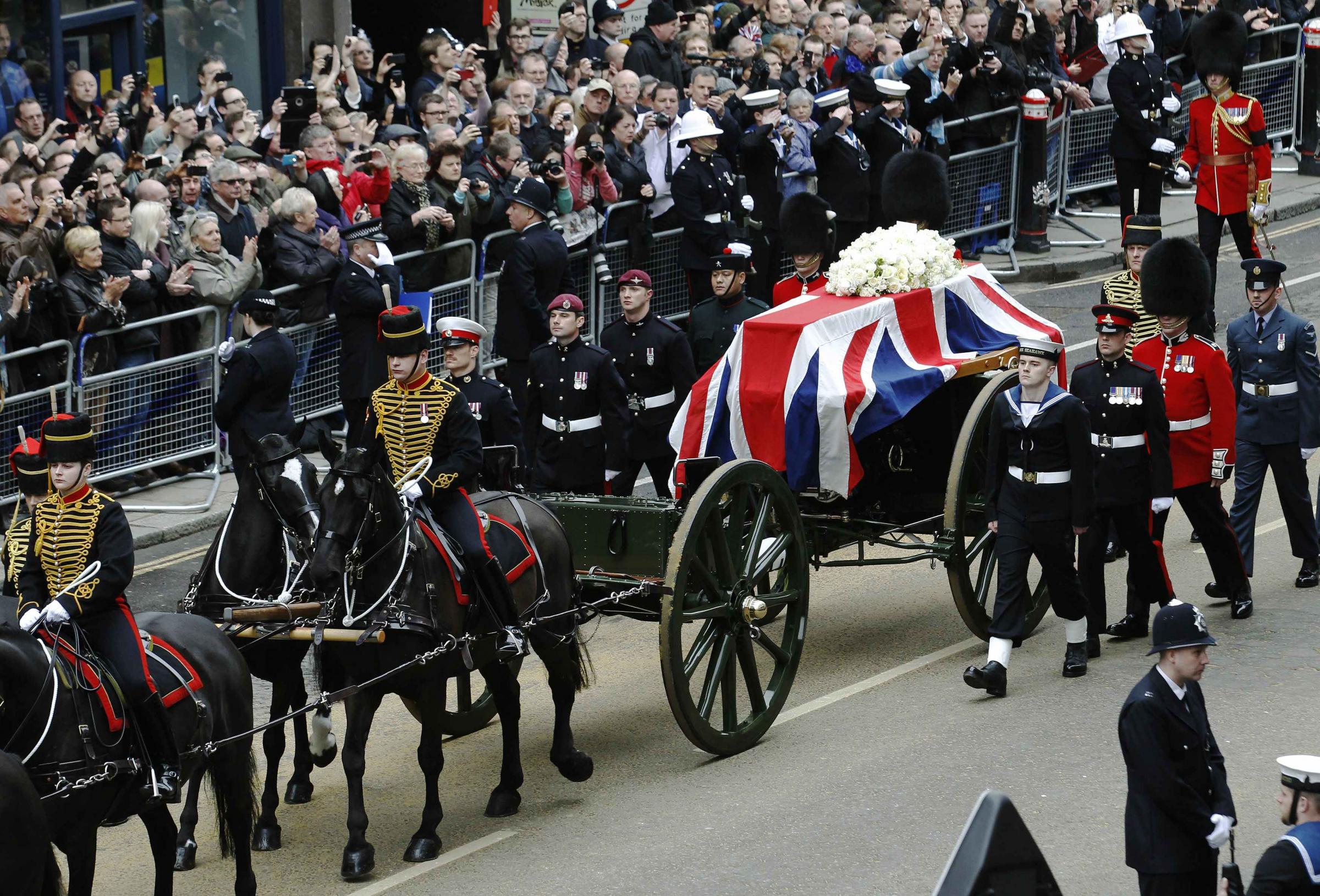 葬礼的规格与英国已故王太后和戴安娜王妃的葬