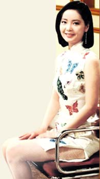 组图：邓丽君逝世18周年 珍藏照追忆传奇女子