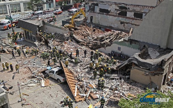 组图:美国费城楼房坍塌致6死14伤声响如同大爆