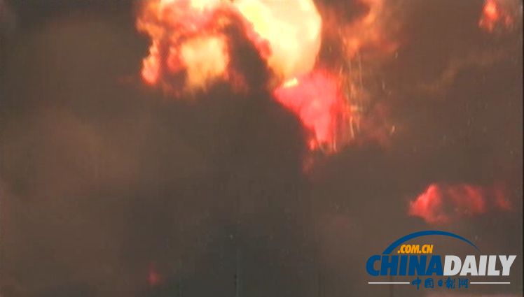 惨烈!实拍俄罗斯质子M运载火箭升空后失控爆炸