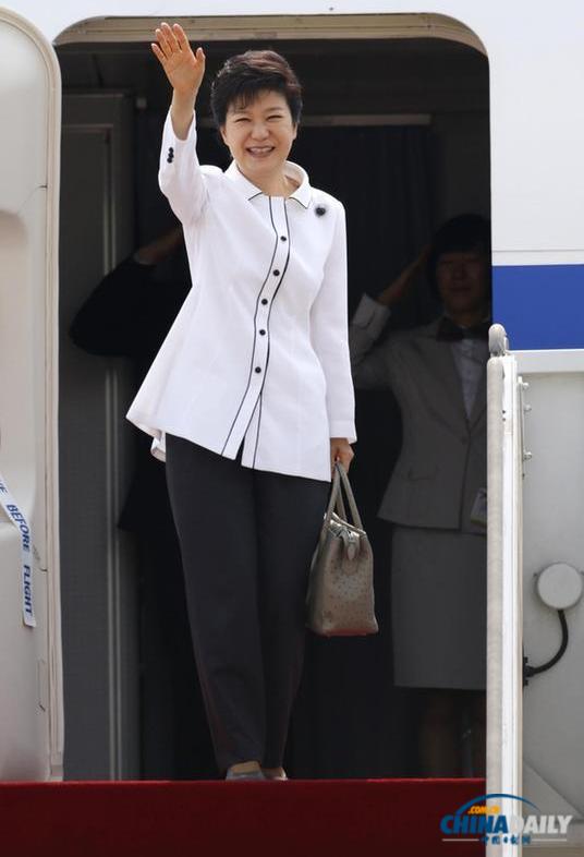 韩国政府大规模缩减公务费 青瓦台职员因钱紧怕会客