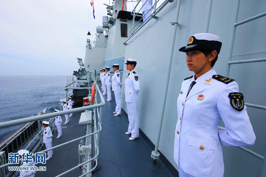 日本防卫省称中国海军舰艇首次通过宗谷海峡(组图)