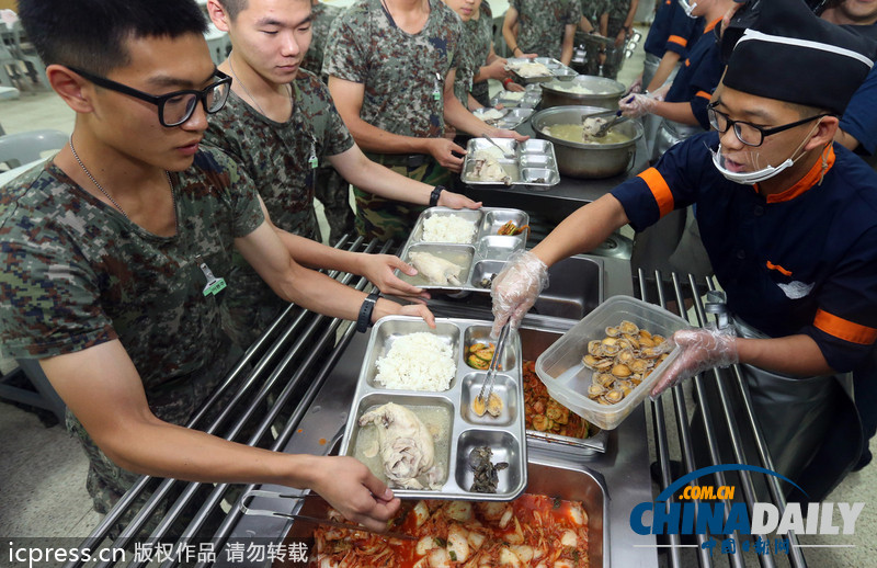 美味大补超幸福！韩国陆军训练食谱加入鲍鱼参鸡汤