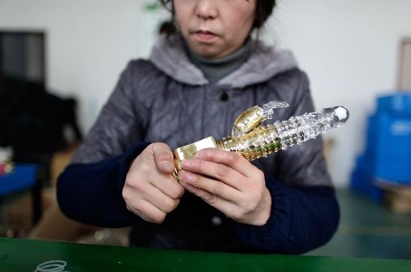 中日充气娃娃工厂对比 网友:很有差距 真开眼界