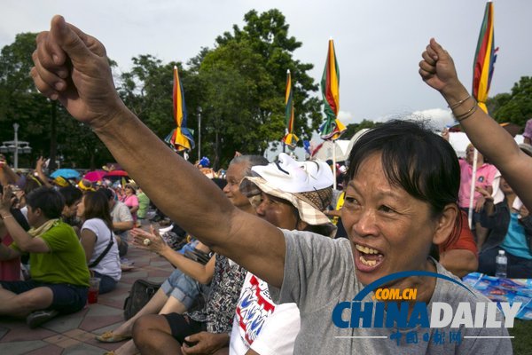 泰国再现反政府示威集会 数千人参加（组图）