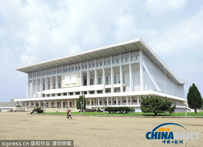 金正恩视察科学家住宅等朝鲜基础建设（高清组图）