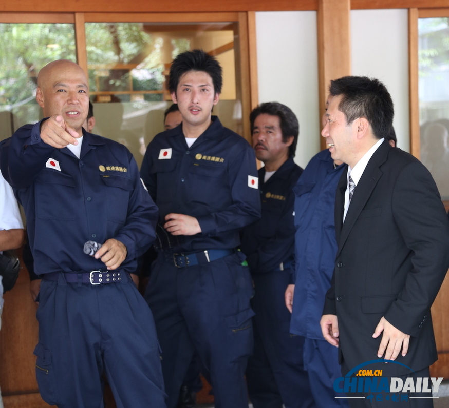 中国日报记者直击日本右翼团体“拜鬼”
