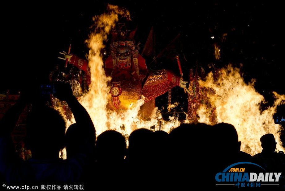 马来西亚华裔迎“鬼节” 民众“惊悚”狂欢（高清组图）