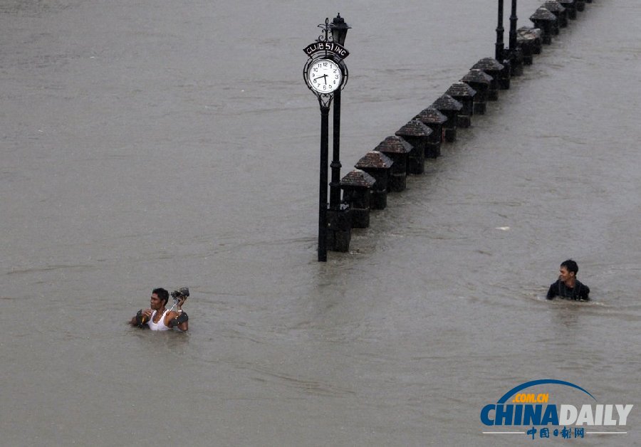 菲律宾暴雨成灾 已致2人死亡多人失踪（组图）