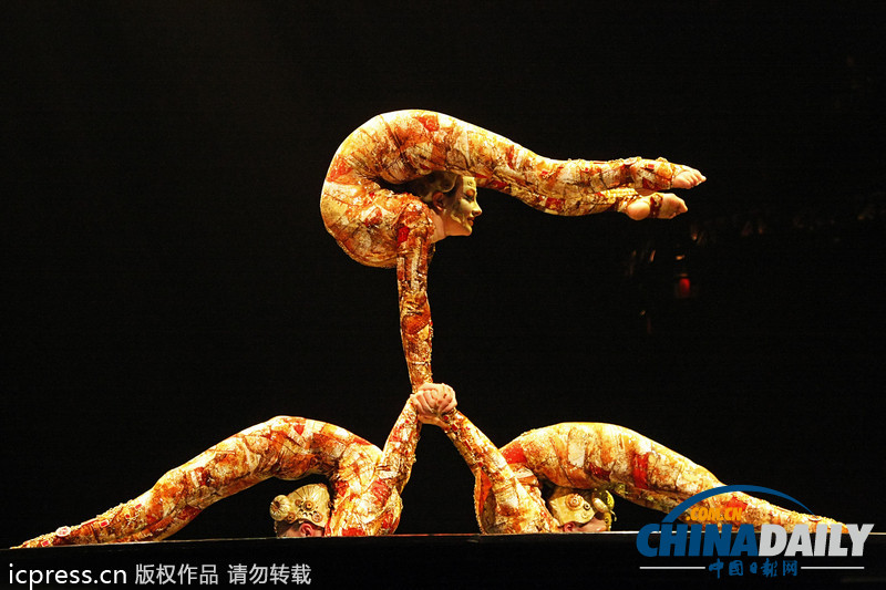对折扭曲！看女人能把身体折腾成啥样