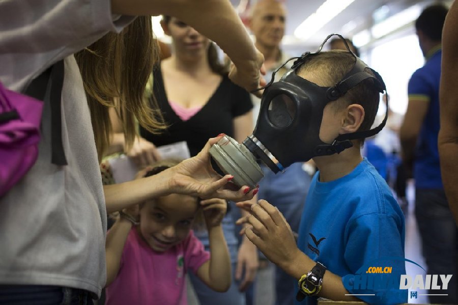 叙利亚化武风波延烧 以色列民众抢购防毒面具